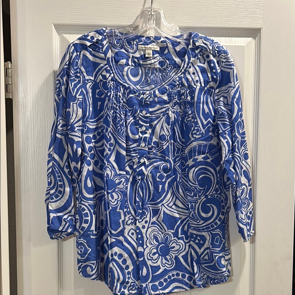 Banana Republic Blue and White Patterned Blouse